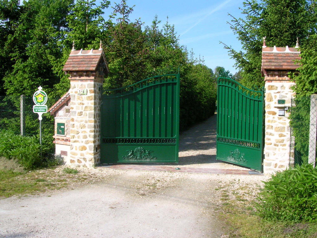 Bed and Breakfast La Petite Ferme Vouzeron Exterior foto