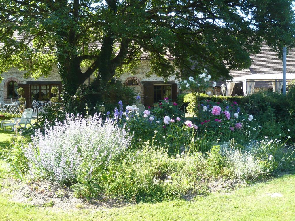 Bed and Breakfast La Petite Ferme Vouzeron Exterior foto